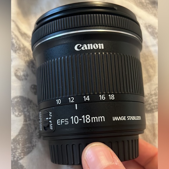 📷Wide angle Canon EFS 10-18mm STM lens📷 - Picture 1 of 3